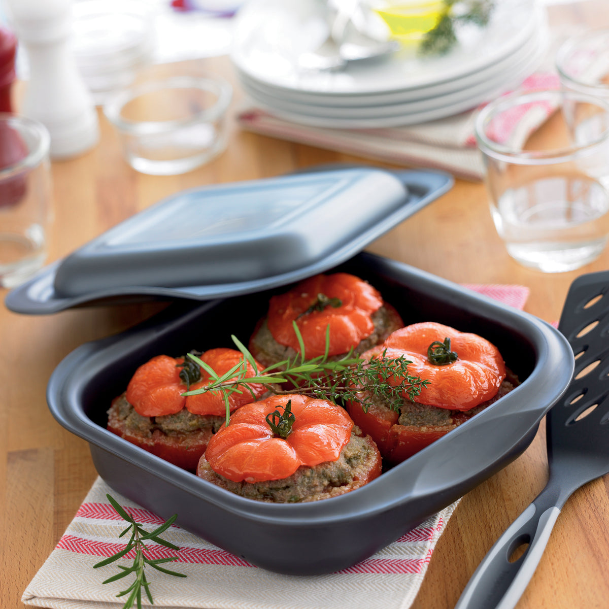 Ultrapro Lasagna Pan With Lid TUPPERWARE Ultra Pro Lasagna Pan