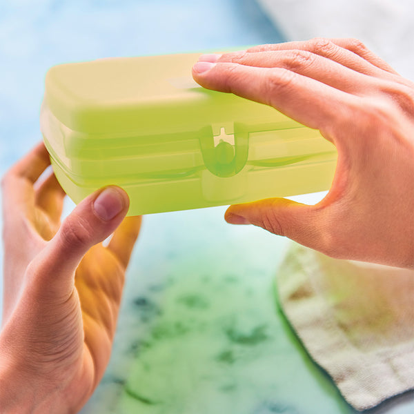 Tupperware Sandwich Keeper Hinged Lunch Box Semi-Translucent Green ❤️