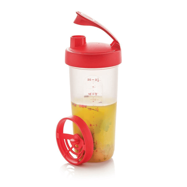 Quick Shake® Container with lemonade